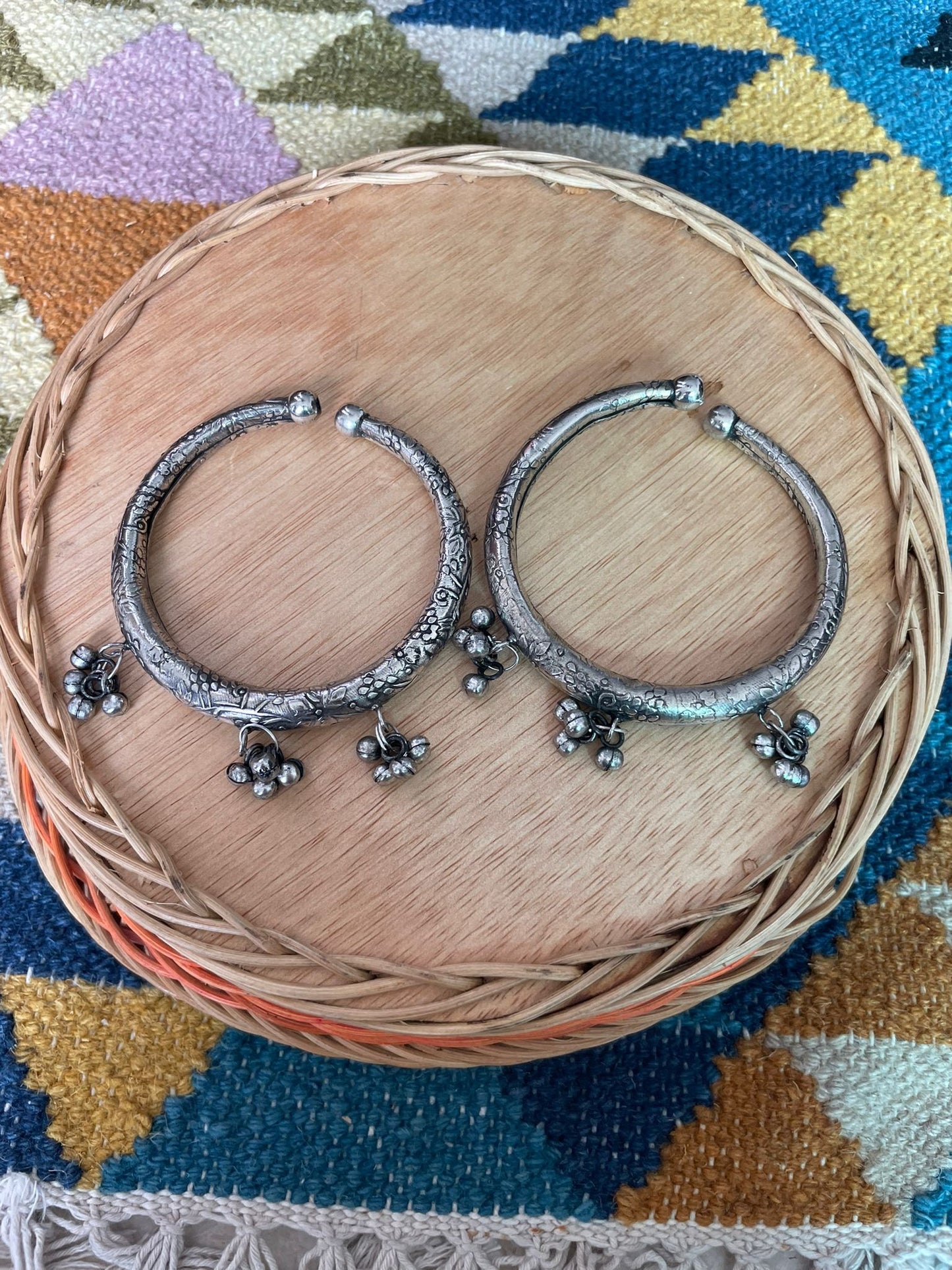 High quality metal bangle for women, shop now in Singapore