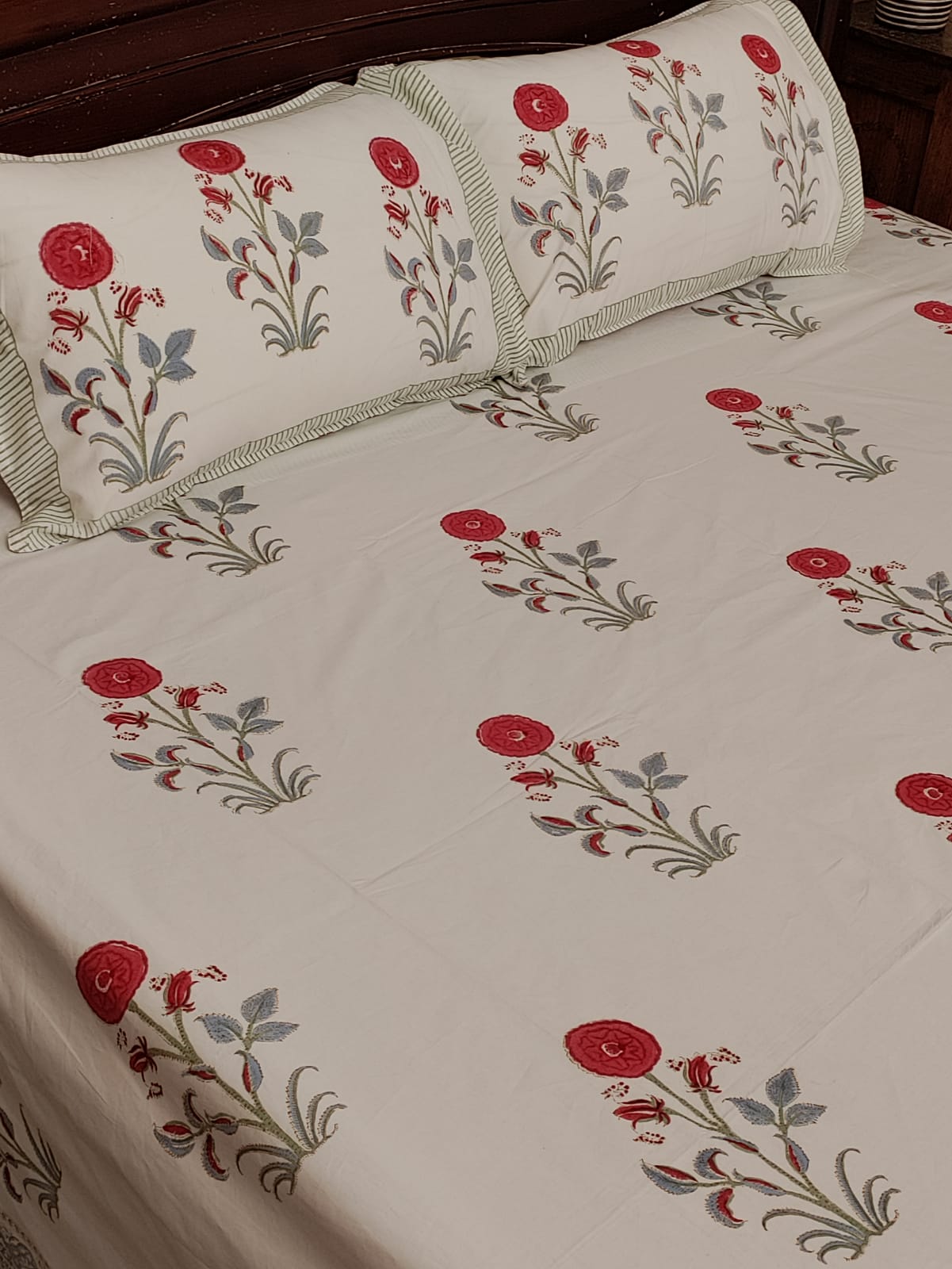 Pure Cotton Bed Sheet in Red and Grey for women, buy now in Singapore