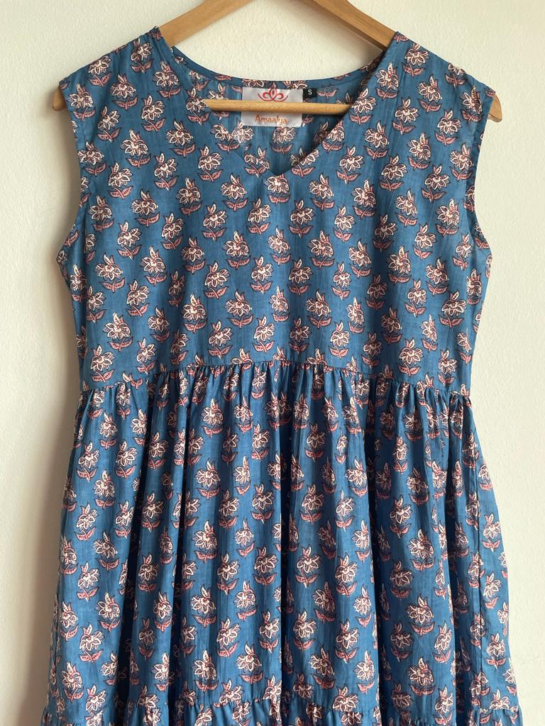 high quality and affordable sleeveless blue maxi dress for women, shop now in singapore
