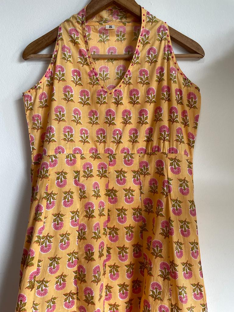 High quality and revealing, pure cotton maxi dress for women, buy now in Singapore