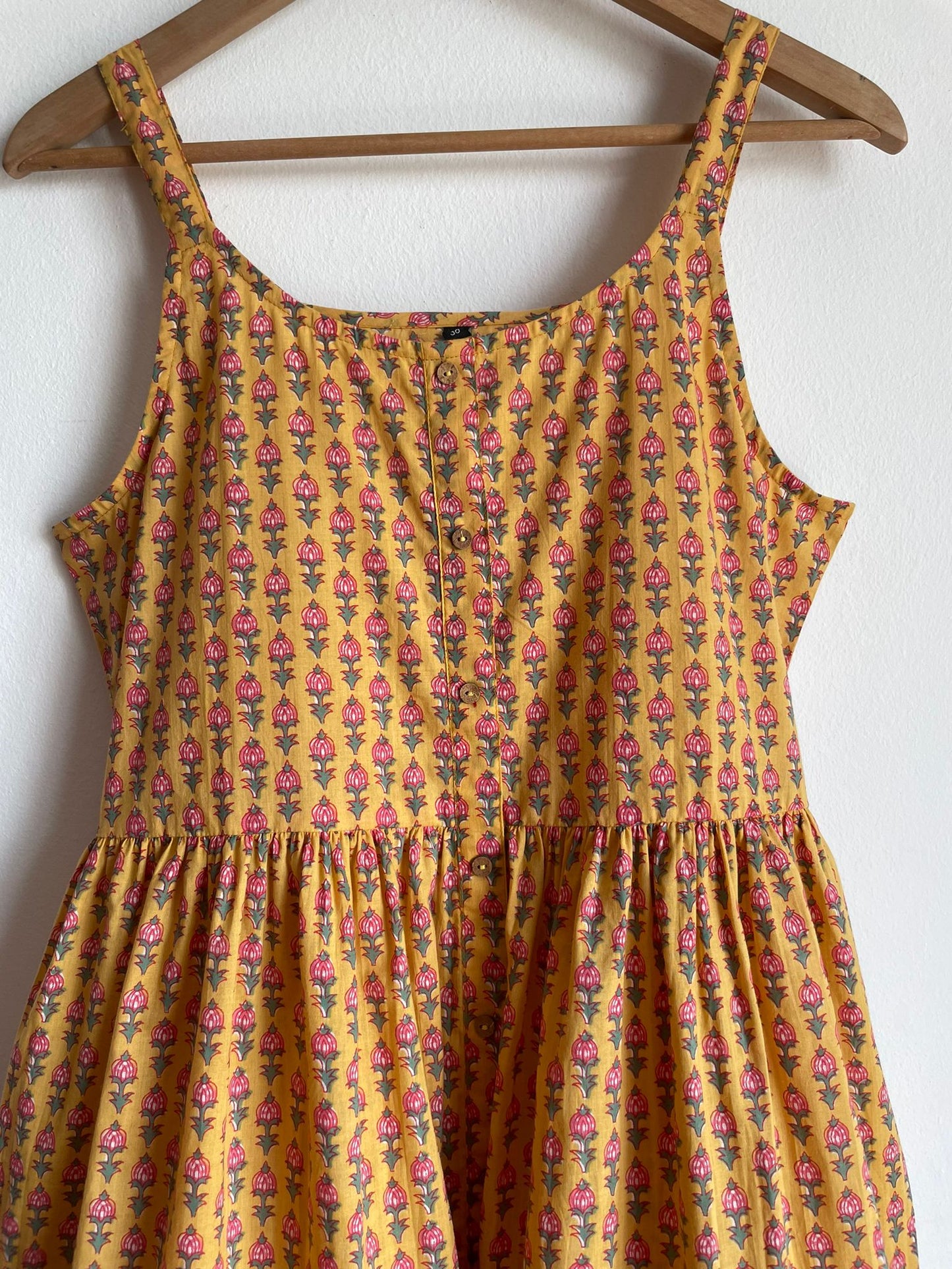 Classy and high quality handmade dress for women in Singapore. Buy now at affordable prices
