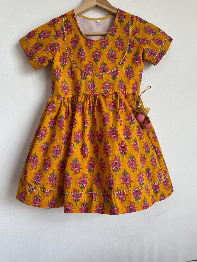 Indian traditional festive Ethnic pure Cotton Kidswear in Yellow and Light Pink for girls, buy now in Singapore
