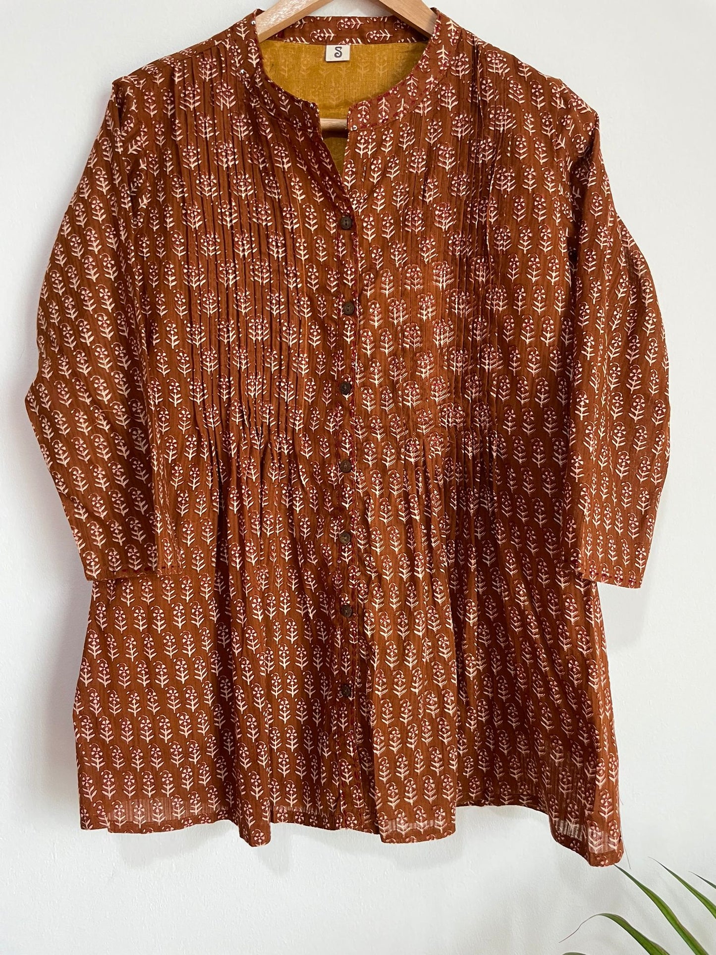 Cotton women's top that is made from high quality cotton. Affordable and handmade