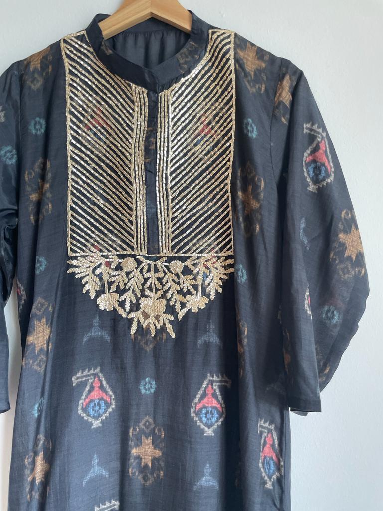 Embroidered festive wear indian pakistani traditional silk suit set in black for women, shop now in Singapore