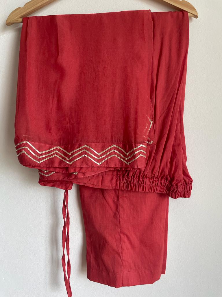Red dupatta and pants with black ethnic wear indian silk suit set for women in Singapore