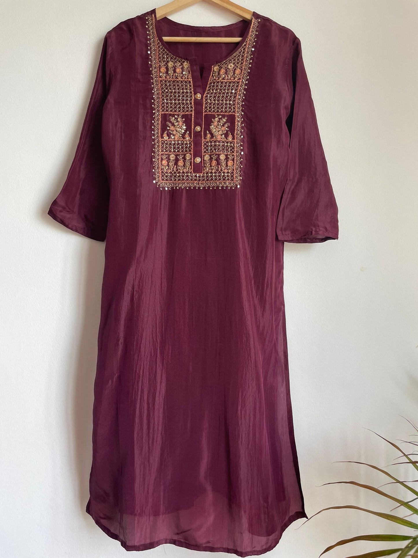 High quality and affordable silk festive wear traditional Indian suit for women, buy now in Singapore