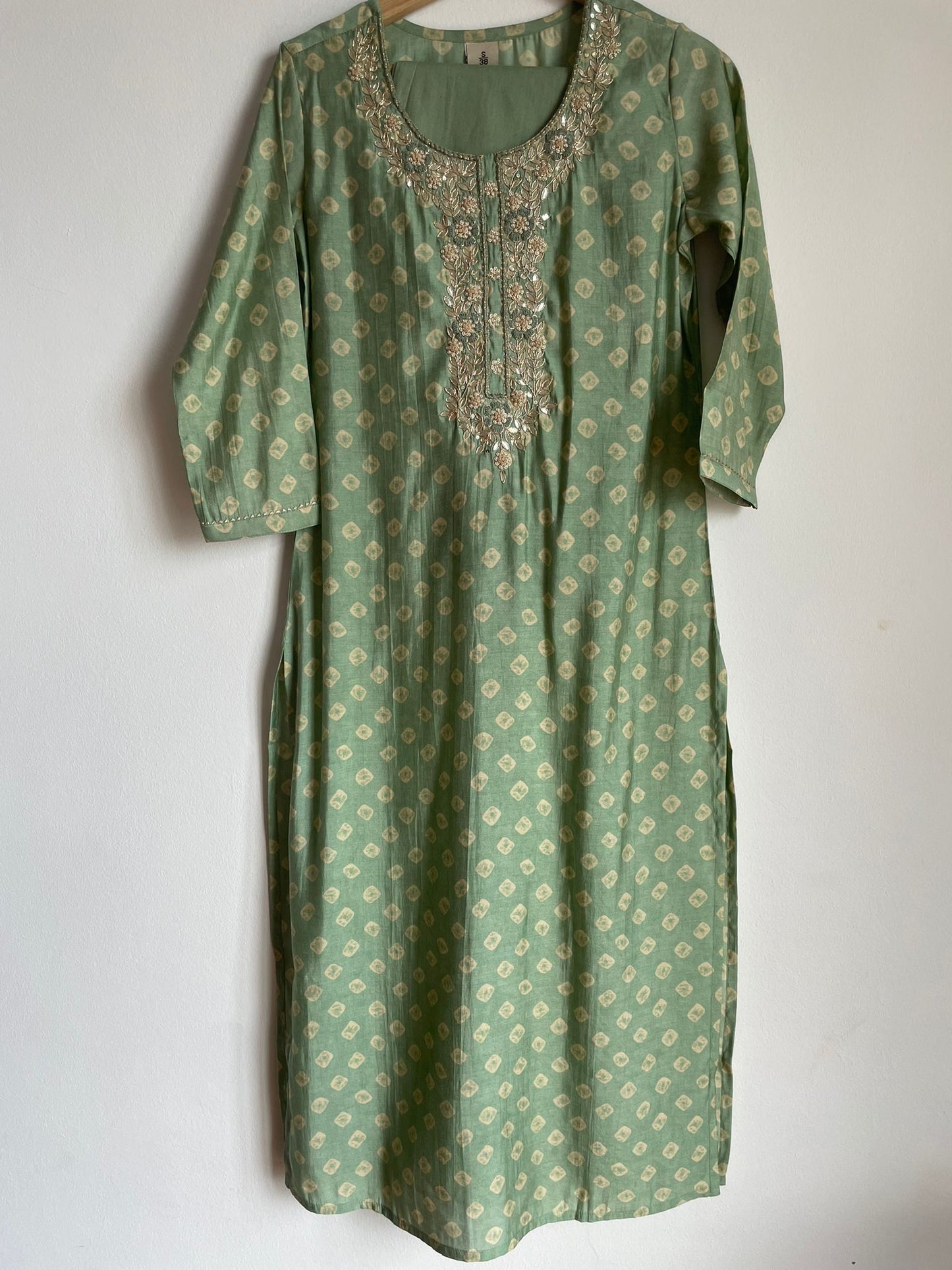 affordable and high quality silk suit for women in Singapore. Ideal for Eid and Ramadan