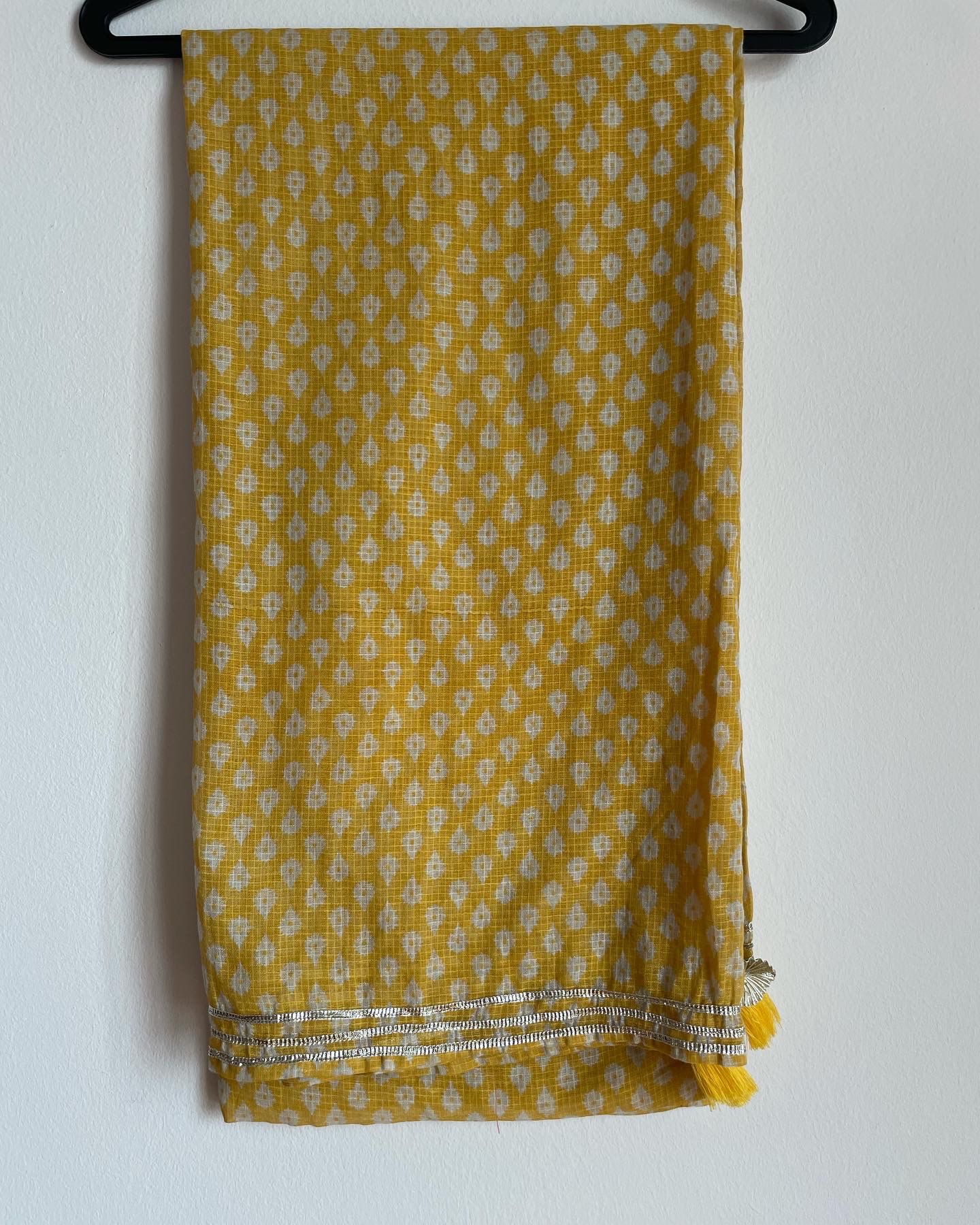 beautiful dupatta with white and yellow with this suit set for women in Singapore, made in india with hand