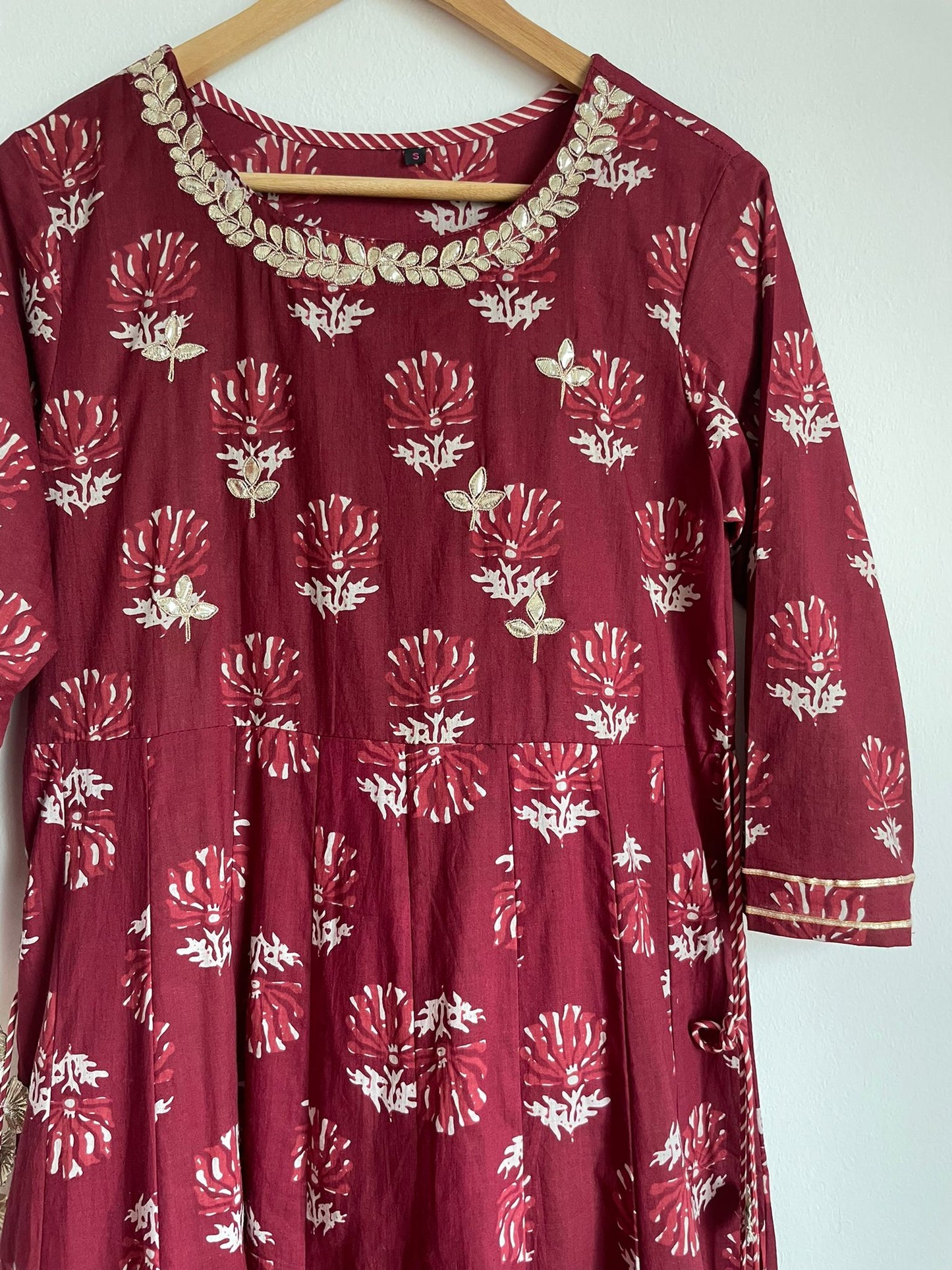 affordable and high quality women's suit, ideal for Diwali and Dussehra