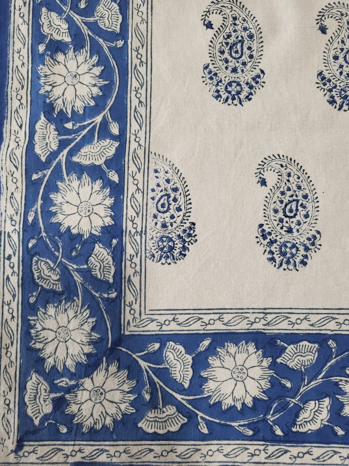 Table Cover - Petunia