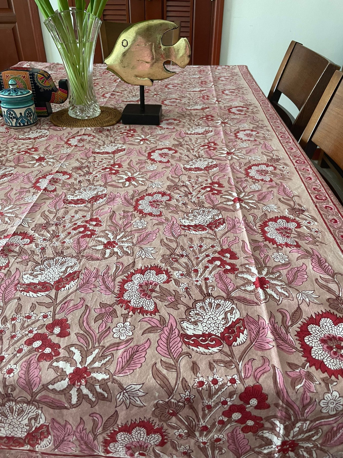 Light pink and brown round and rectangle 6 seater dining table cover, buy now in Singapore