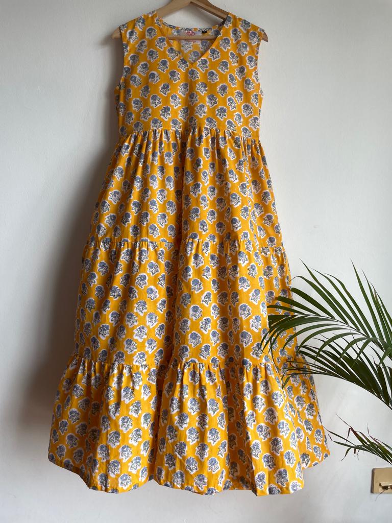 cozy, casual and comfortable yellow maxi dress without sleeves for women, buy now in singapore