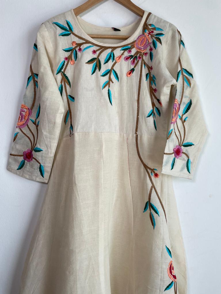 hand embroidered kurta for in Off-white and blue, shop now in Singapore