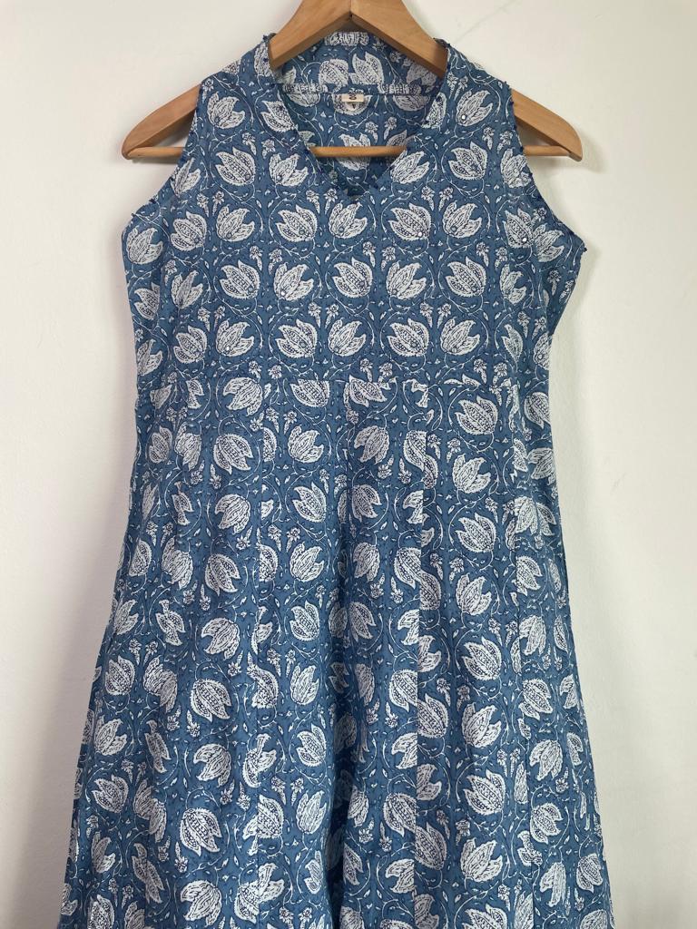 High-quality and comfortable Pure Cotton Sleeveless Dress in Blue and White for women, buy now in Singapore