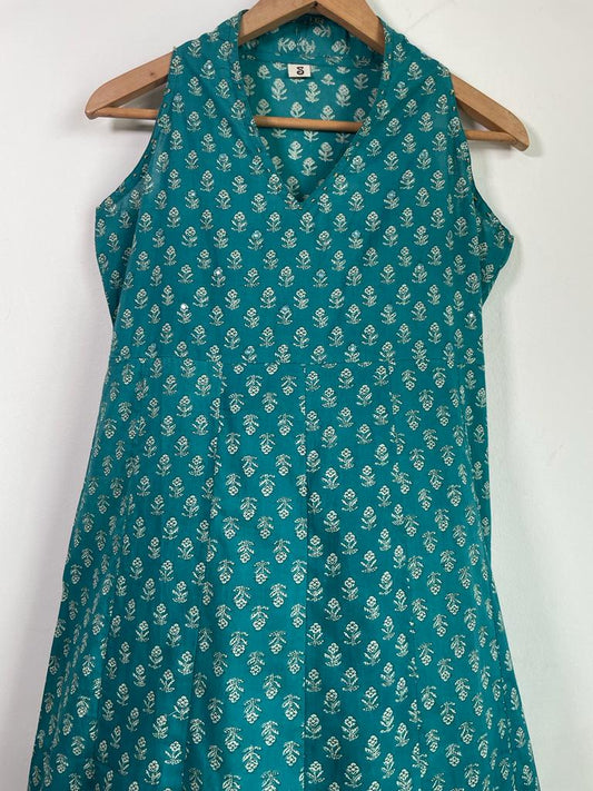 High-quality and comfortable Pure Cotton Sleeveless Dress in Green and White for women, buy now in Singapore