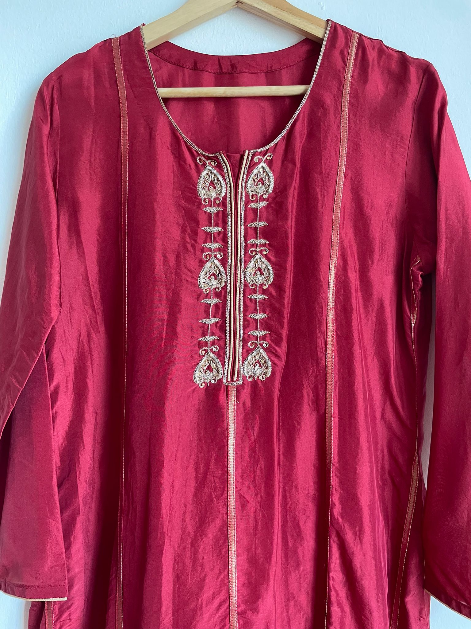 Indian Traditional Ethnic Wear pure Silk Stitched Suits in Red and Gold for women, buy now in Singapore