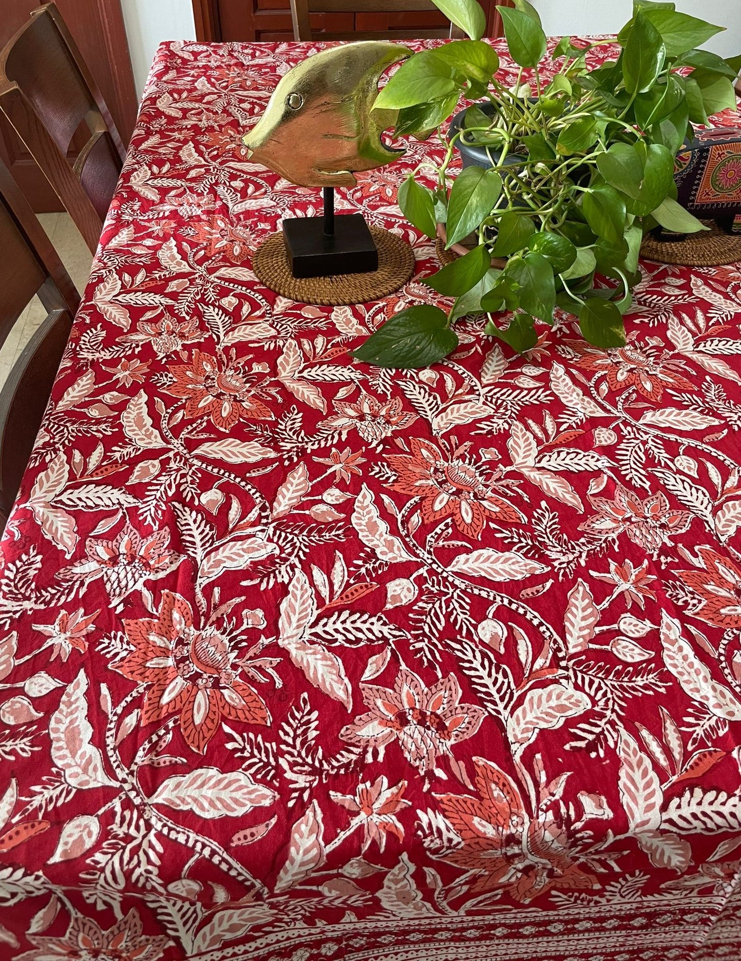 comfortable and beautiful dining table cover for the best dining experience, shop now in Singapore