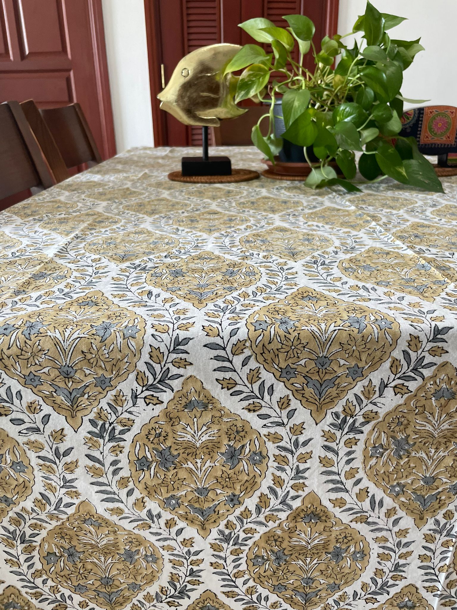 Super nice and amazing dining table cover for women