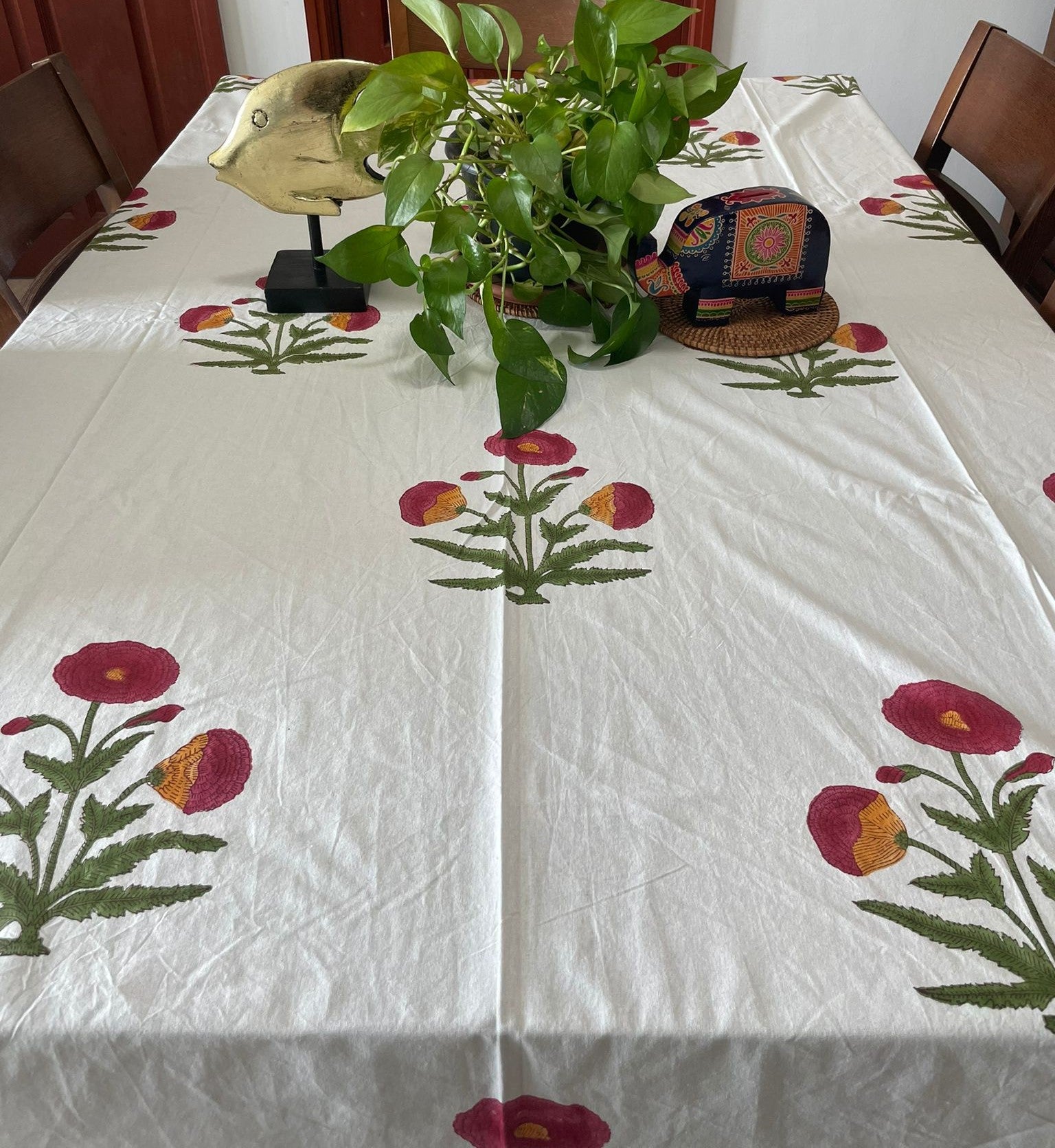 affordable and beautiful dining table cover for women, shop now in Singapore